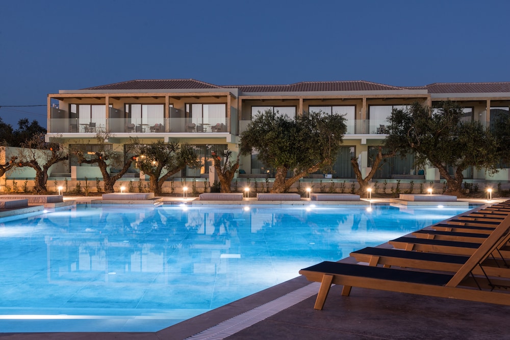 Tsamis Zante Suites - Adults Only — Swimming pool in Tsilivi, Ionian Islands