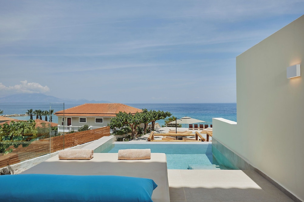 Tsamis Zante Suites - Adults Only — Swimming pool in Tsilivi, Ionian Islands