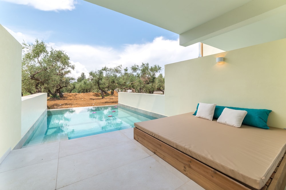 Tsamis Zante Suites - Adults Only — Swimming pool in Tsilivi, Ionian Islands