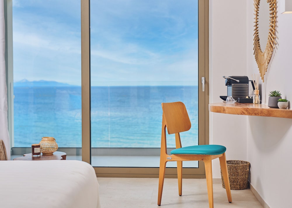 Tsamis Zante Suites - Adults Only — Hotel rooms in Tsilivi, Ionian Islands