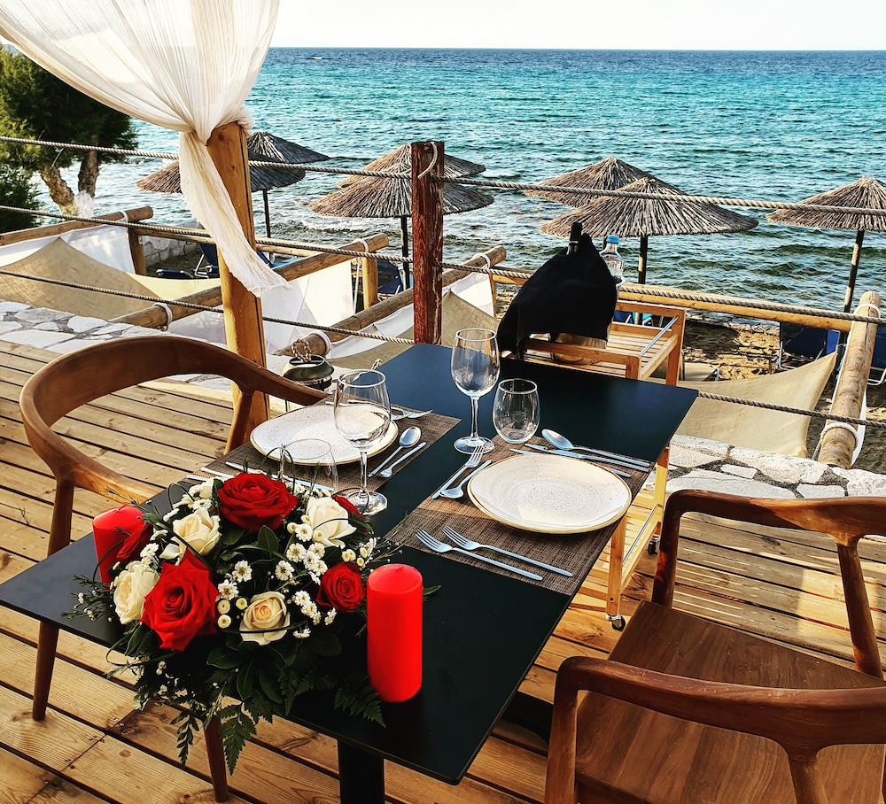 Tsamis Zante Suites - Adults Only — Restaurant & bars in Tsilivi, Ionian Islands