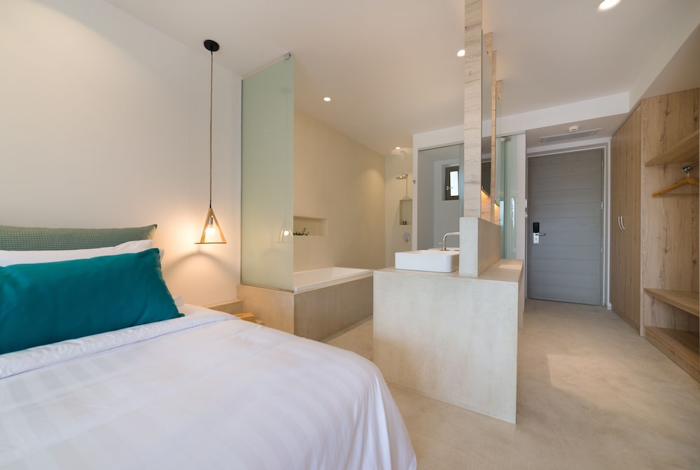 Tsamis Zante Suites - Adults Only — Hotel rooms in Tsilivi, Ionian Islands