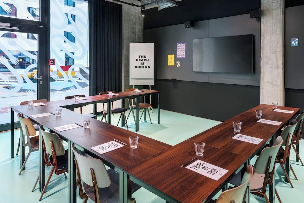 The Social Hub Berlin — Hotel building in Berlin, Berlin
