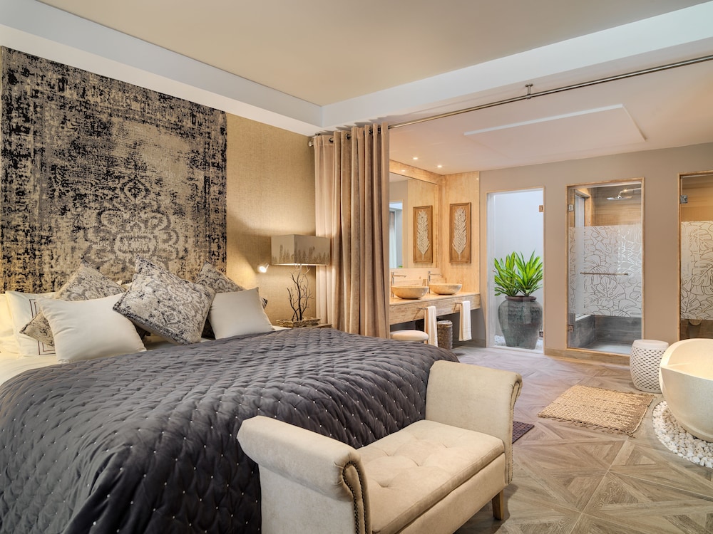 Royal River, Luxury Hotel - Adults Only — Rooms in Costa Adeje, Canary Islands