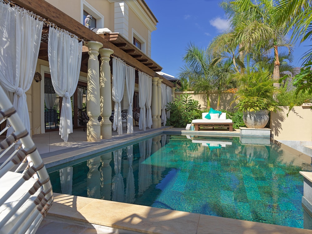 Royal River, Luxury Hotel - Adults Only — Rooms in Costa Adeje, Canary Islands