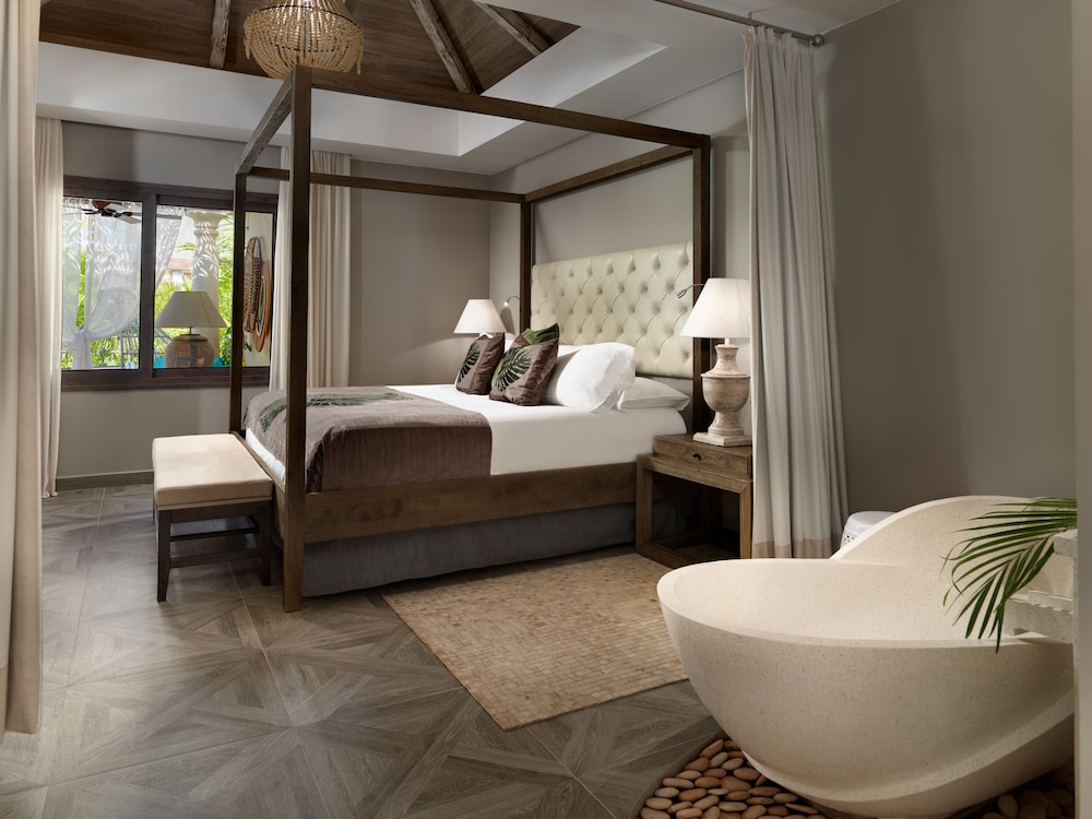 Royal River, Luxury Hotel - Adults Only — Rooms in Costa Adeje, Canary Islands