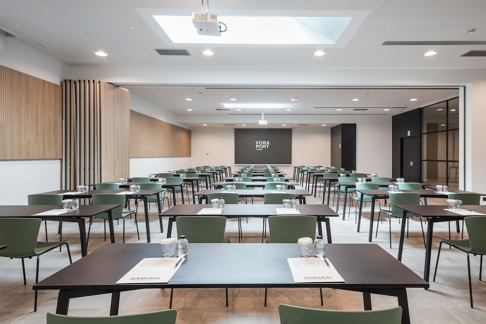 Hotel Acta Voraport — Restaurant & bars in Barcelona, Catalonia