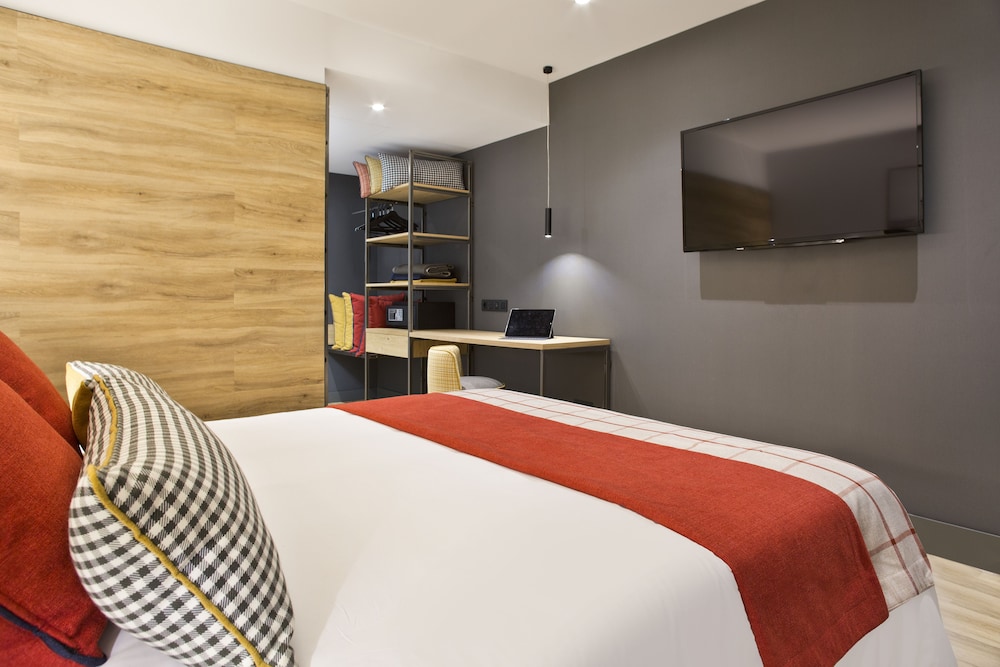Hotel Acta Voraport — Hotel rooms in Barcelona, Catalonia