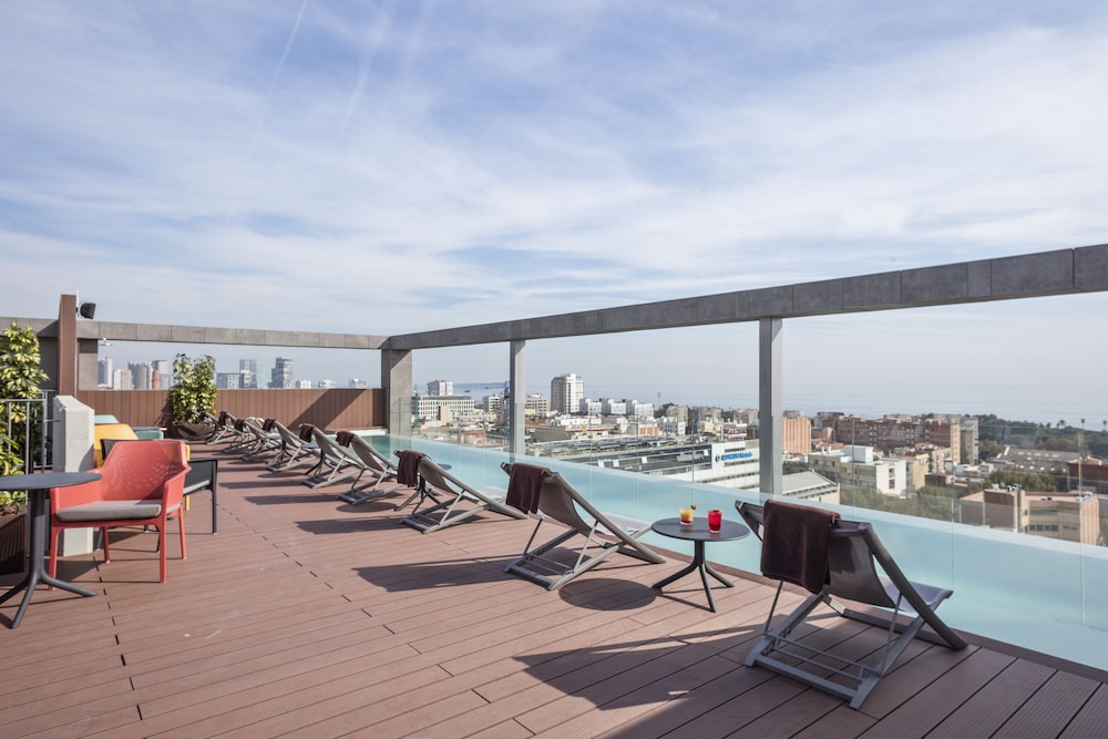 Hotel Acta Voraport — Swimming pool in Barcelona, Catalonia