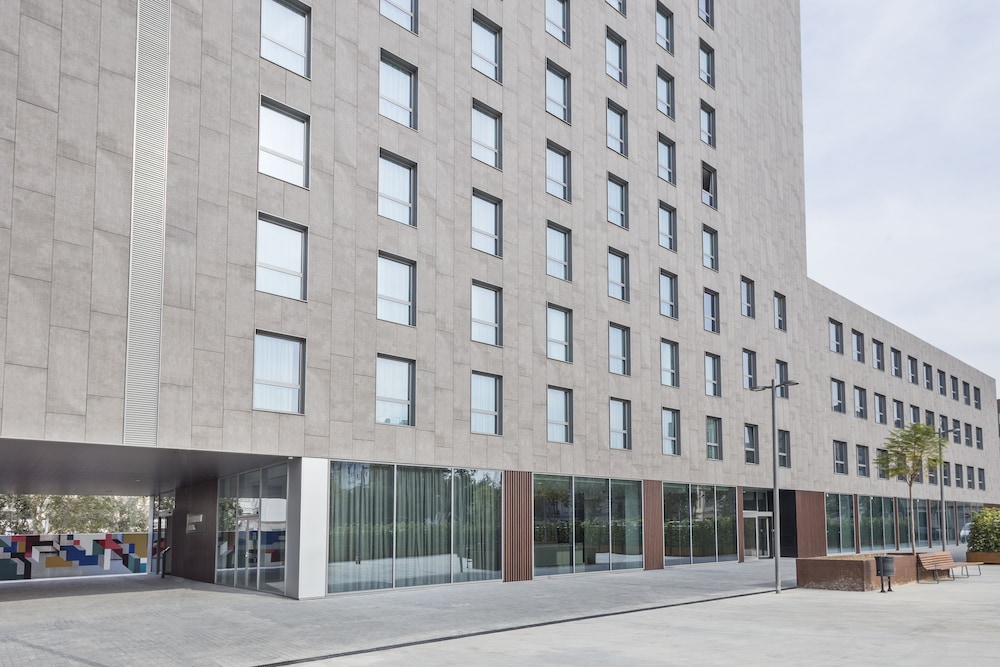 Hotel Acta Voraport — Hotel building in Barcelona, Catalonia