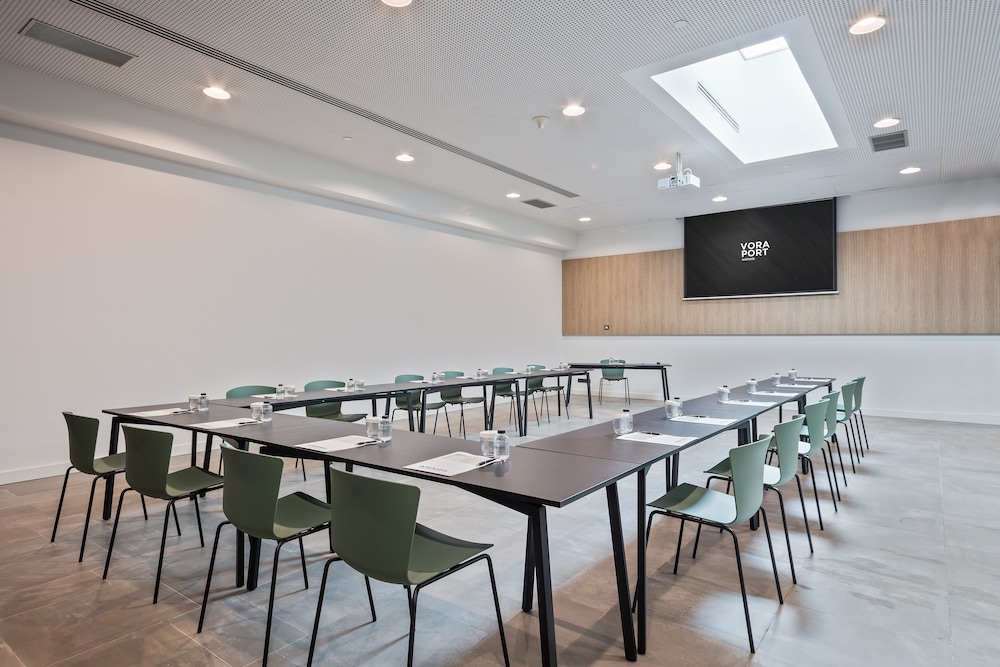 Hotel Acta Voraport — Hotel rooms in Barcelona, Catalonia