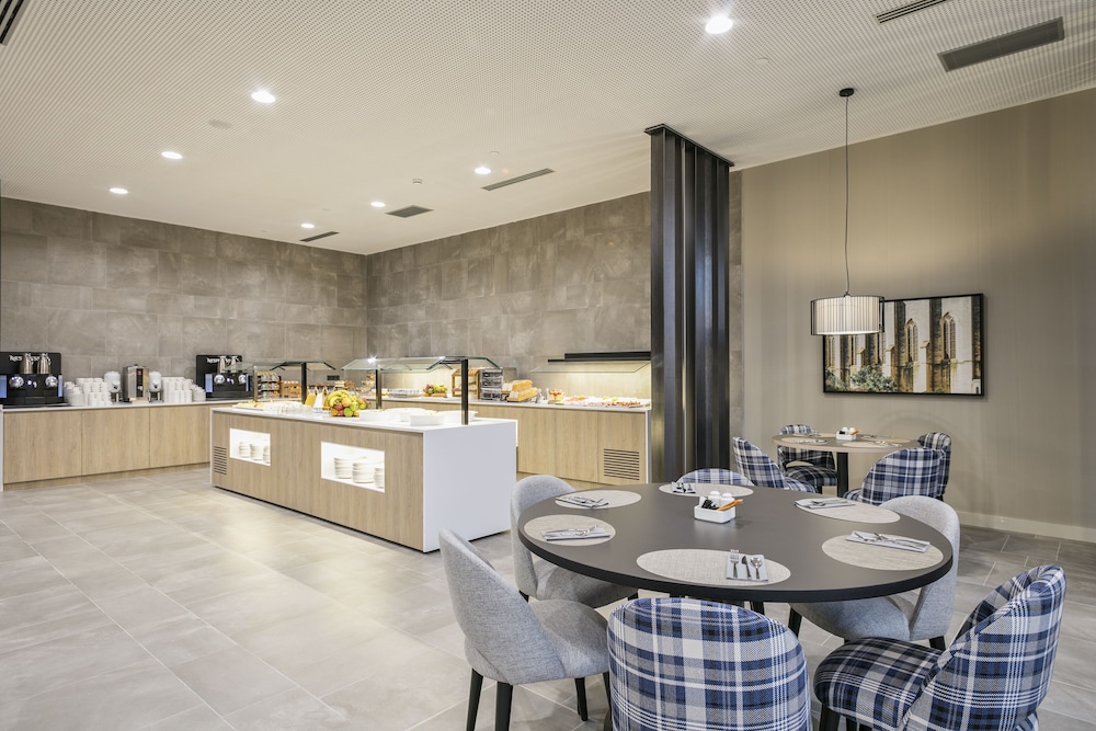 Hotel Acta Voraport — Restaurant & bars in Barcelona, Catalonia