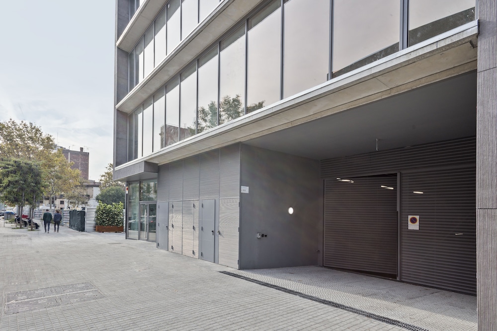 Hotel Acta Voraport — Hotel building in Barcelona, Catalonia