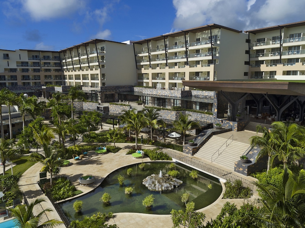 Dreams Natura Resort & Spa - All Inclusive — Hotel building in Puerto Morelos, Quintana Roo
