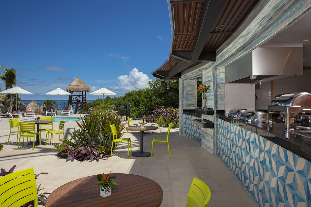 Dreams Natura Resort & Spa - All Inclusive — Restaurant & bars in Puerto Morelos, Quintana Roo