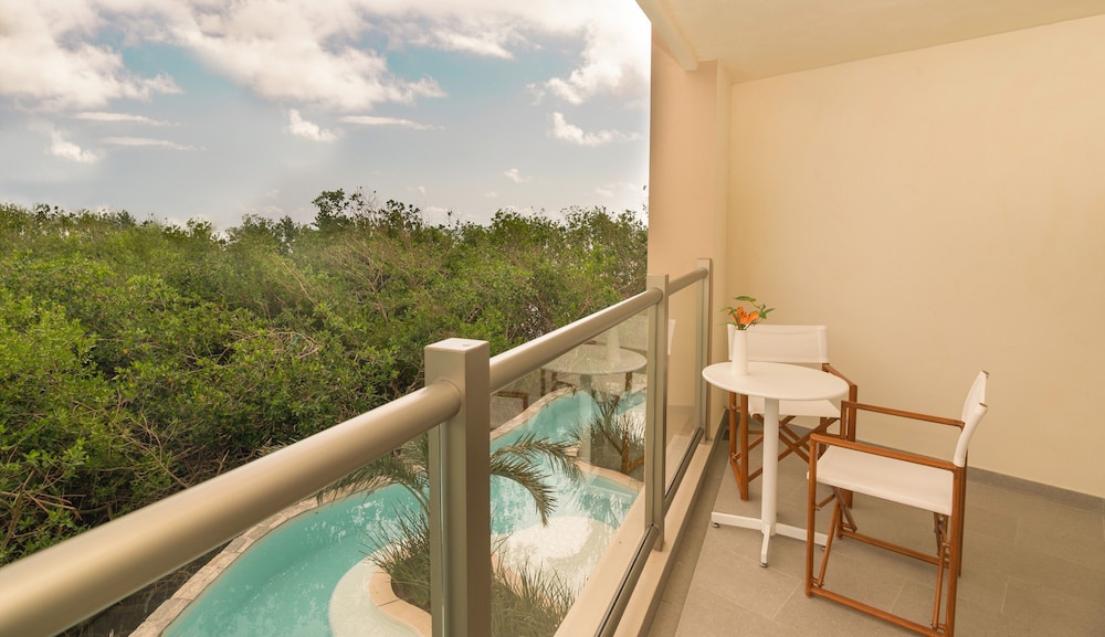 Dreams Natura Resort & Spa - All Inclusive — Hotel rooms in Puerto Morelos, Quintana Roo