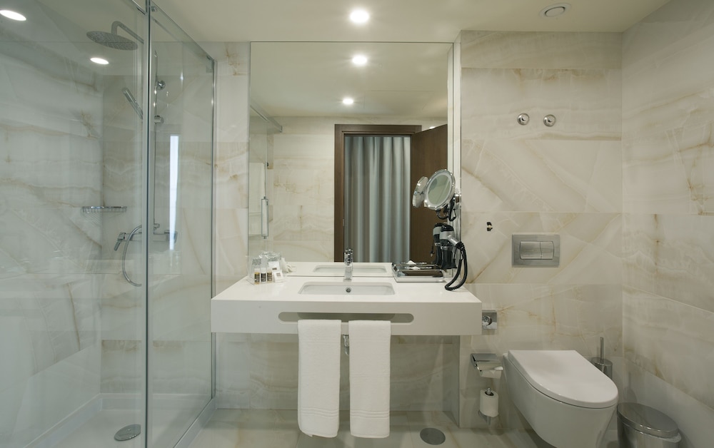 Madeira Turim Santa Maria Hotel — Hotel rooms in Funchal, Madeira