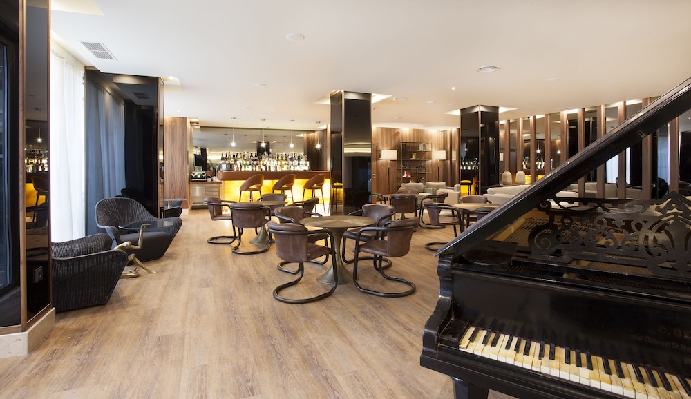 Madeira Turim Santa Maria Hotel — Restaurant & bars in Funchal, Madeira