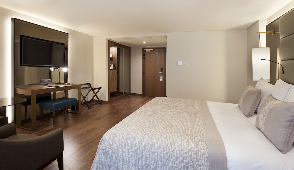 Madeira Turim Santa Maria Hotel — Hotel rooms in Funchal, Madeira