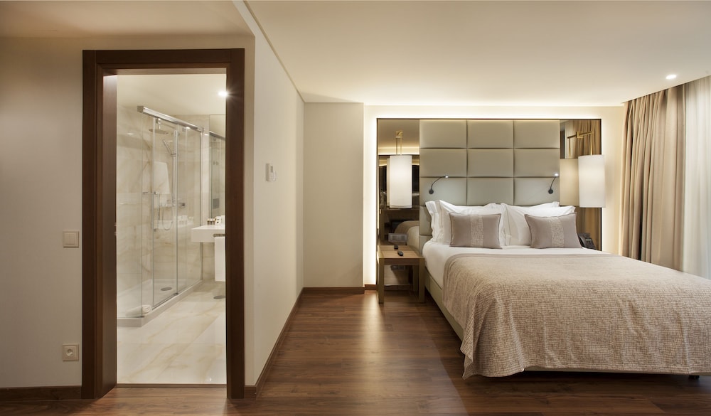 Madeira Turim Santa Maria Hotel — Hotel rooms in Funchal, Madeira