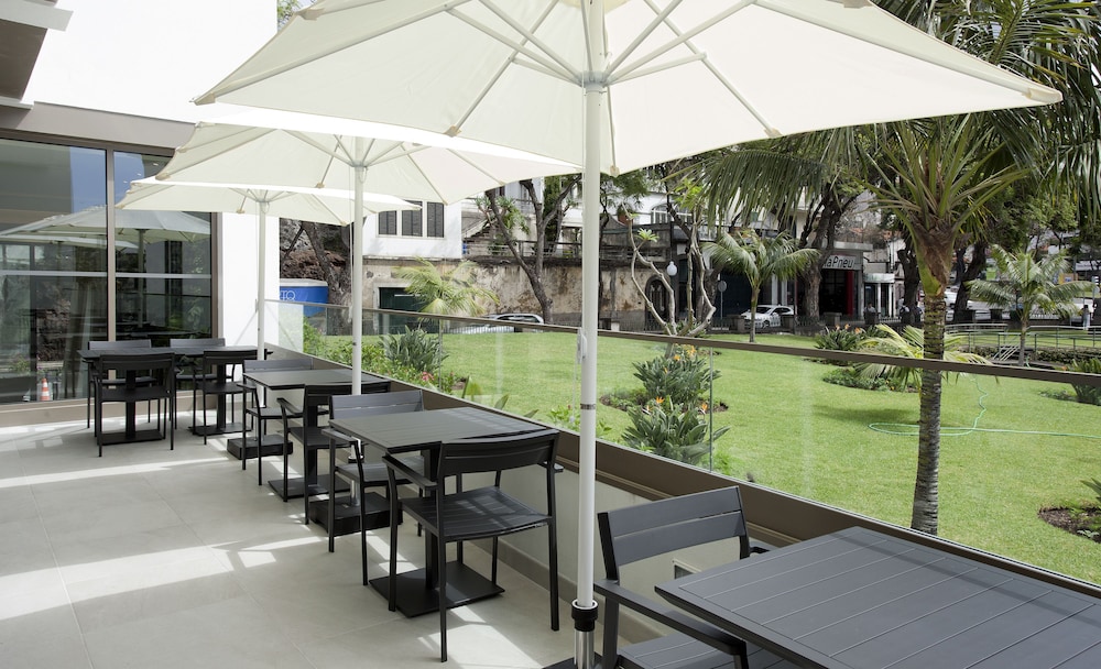 Madeira Turim Santa Maria Hotel — Restaurant & bars in Funchal, Madeira