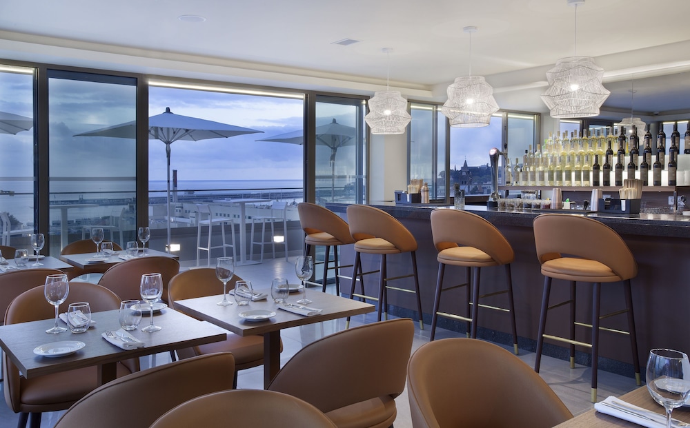 Madeira Turim Santa Maria Hotel — Restaurant & bars in Funchal, Madeira