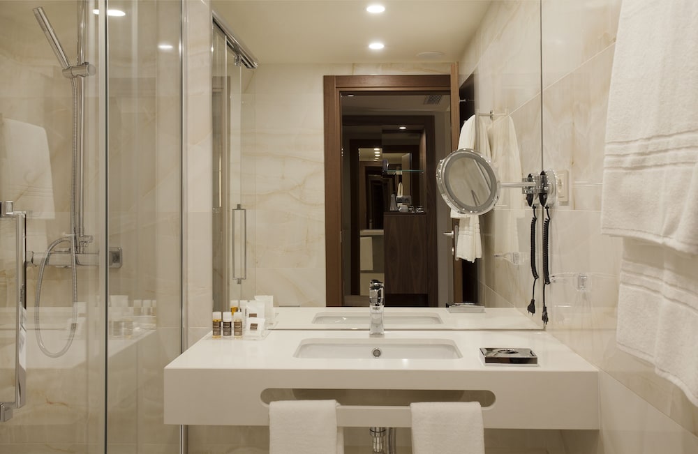 Madeira Turim Santa Maria Hotel — Hotel rooms in Funchal, Madeira
