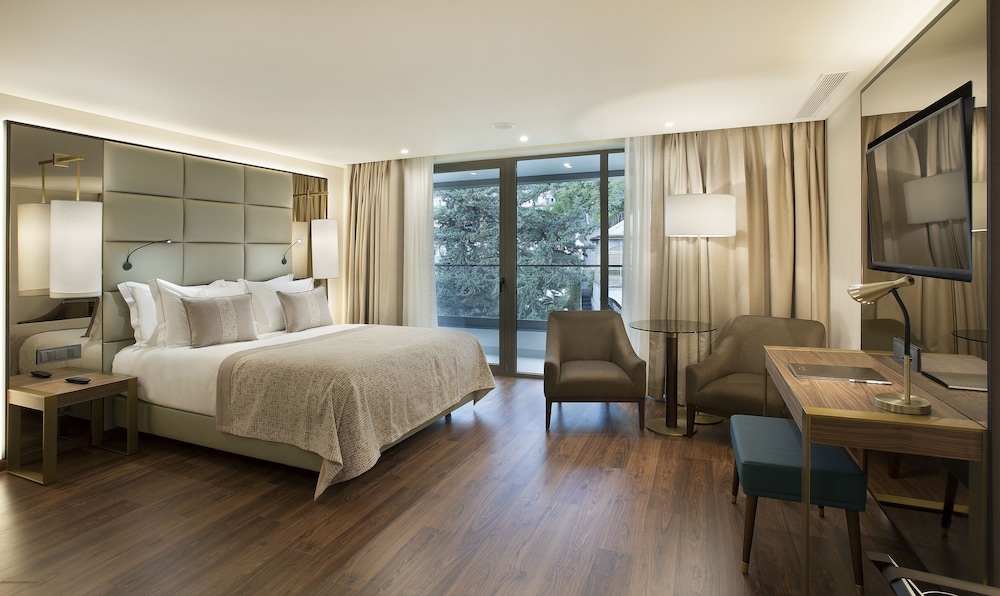 Madeira Turim Santa Maria Hotel — Hotel rooms in Funchal, Madeira