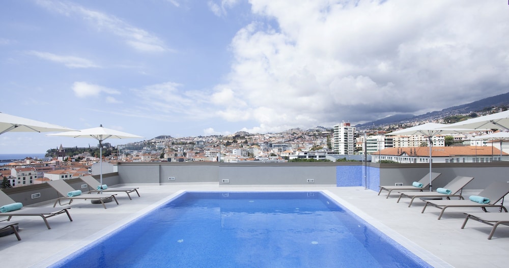 Madeira Turim Santa Maria Hotel — Swimming pool in Funchal, Madeira