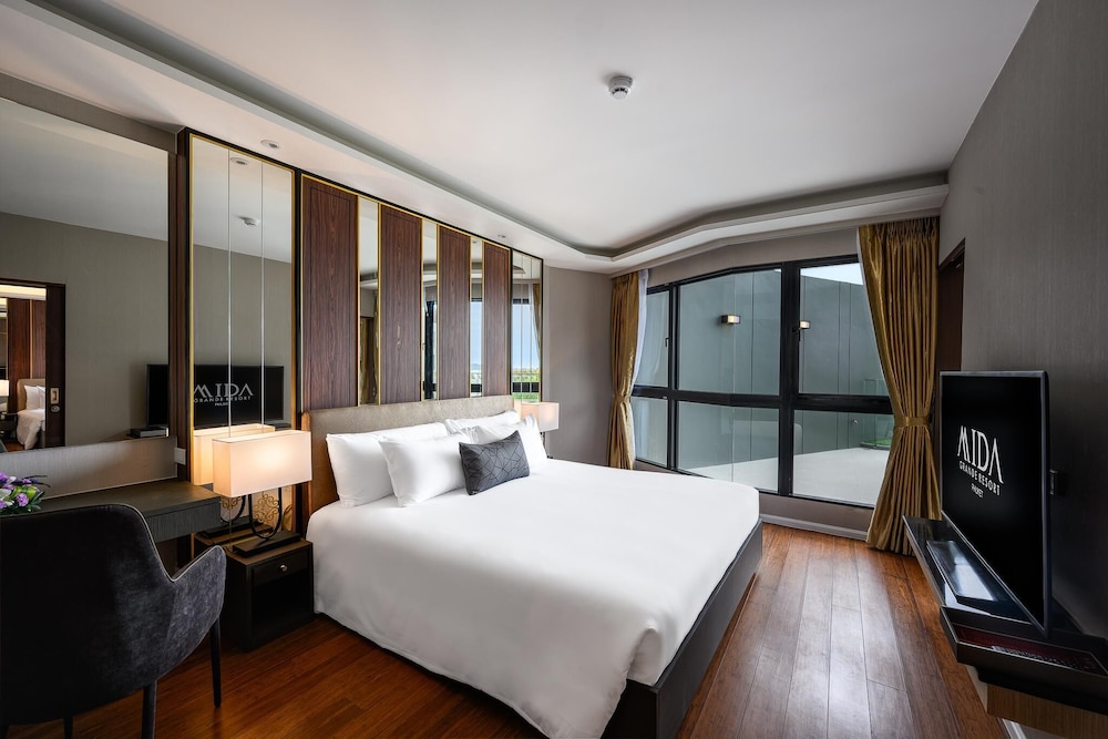 MIDA Grande Resort Phuket — Hotel rooms in Bang Tao Beach, Phuket Province