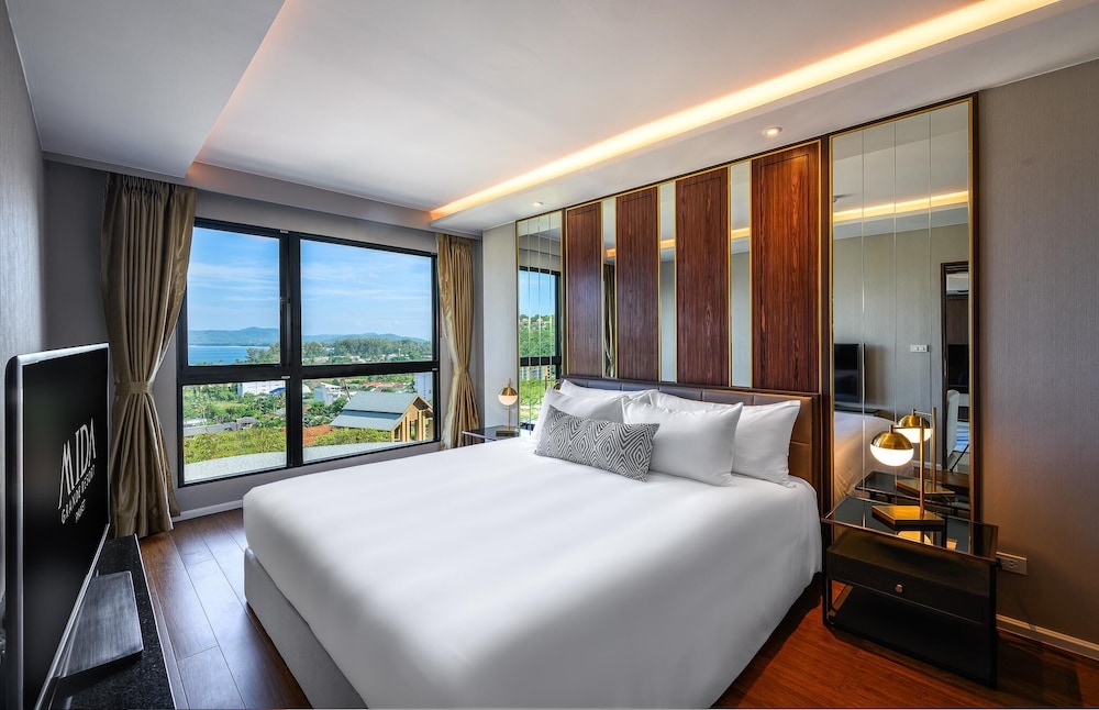 MIDA Grande Resort Phuket — Hotel rooms in Bang Tao Beach, Phuket Province