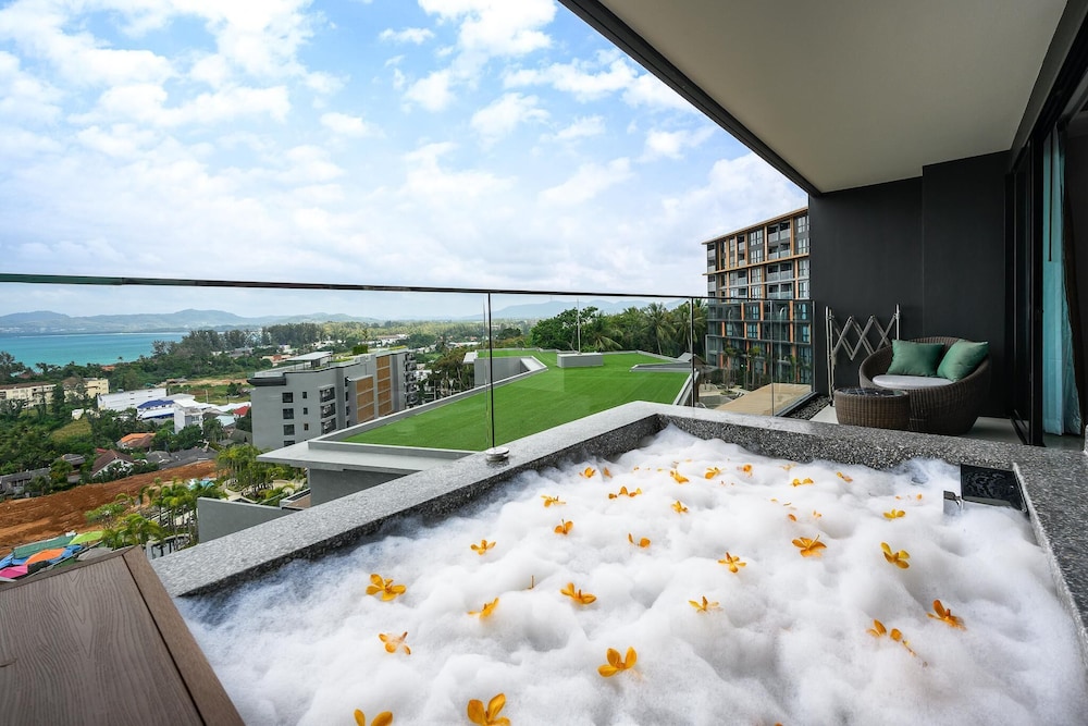 MIDA Grande Resort Phuket — Hotel rooms in Bang Tao Beach, Phuket Province