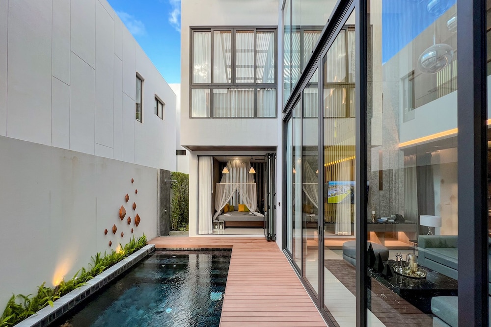 MIDA Grande Resort Phuket — Swimming pool in Bang Tao Beach, Phuket Province