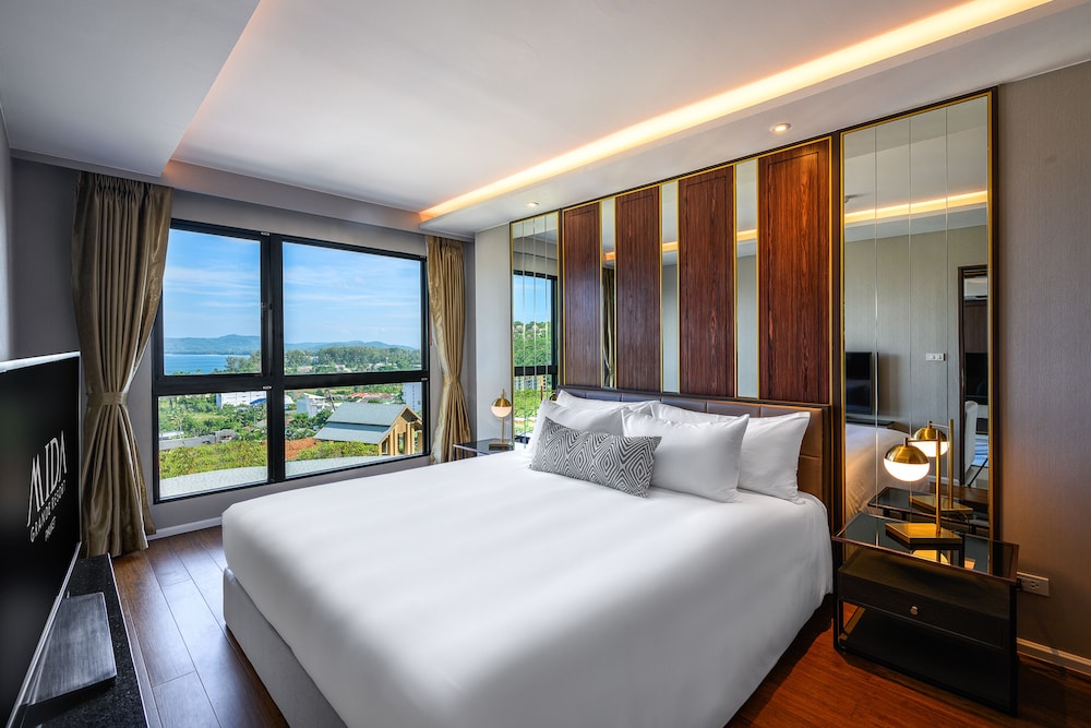 MIDA Grande Resort Phuket — Hotel rooms in Bang Tao Beach, Phuket Province