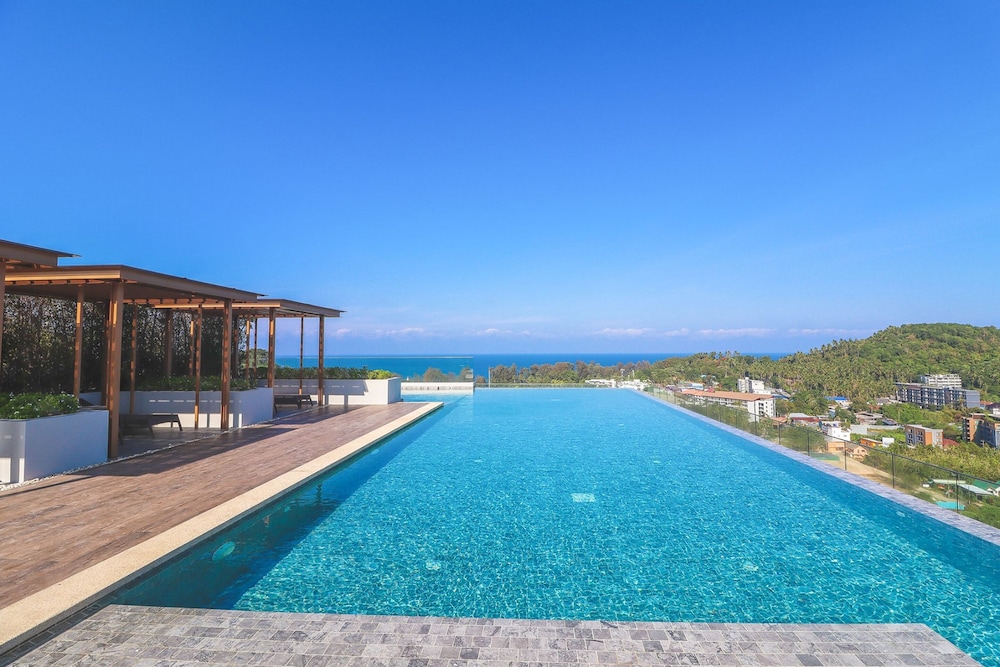 MIDA Grande Resort Phuket — Swimming pool in Bang Tao Beach, Phuket Province