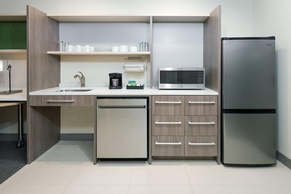 Home2 Suites by Hilton Orlando Near UCF — Hotel rooms in Orlando, Florida