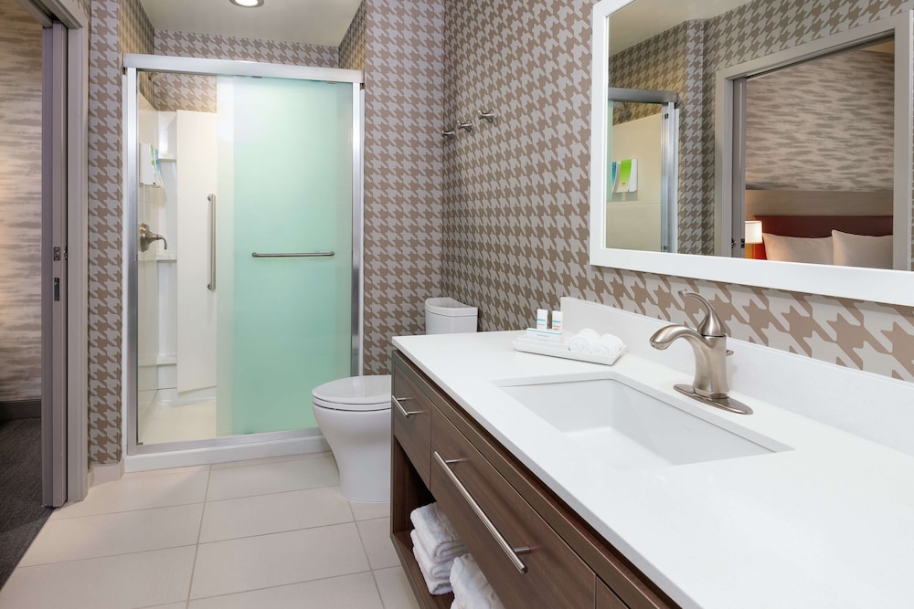 Home2 Suites by Hilton Orlando Near UCF — Hotel rooms in Orlando, Florida