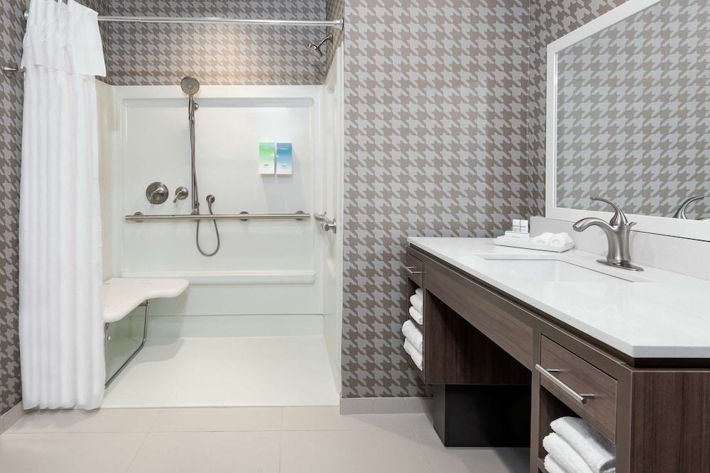 Home2 Suites by Hilton Orlando Near UCF — Hotel rooms in Orlando, Florida