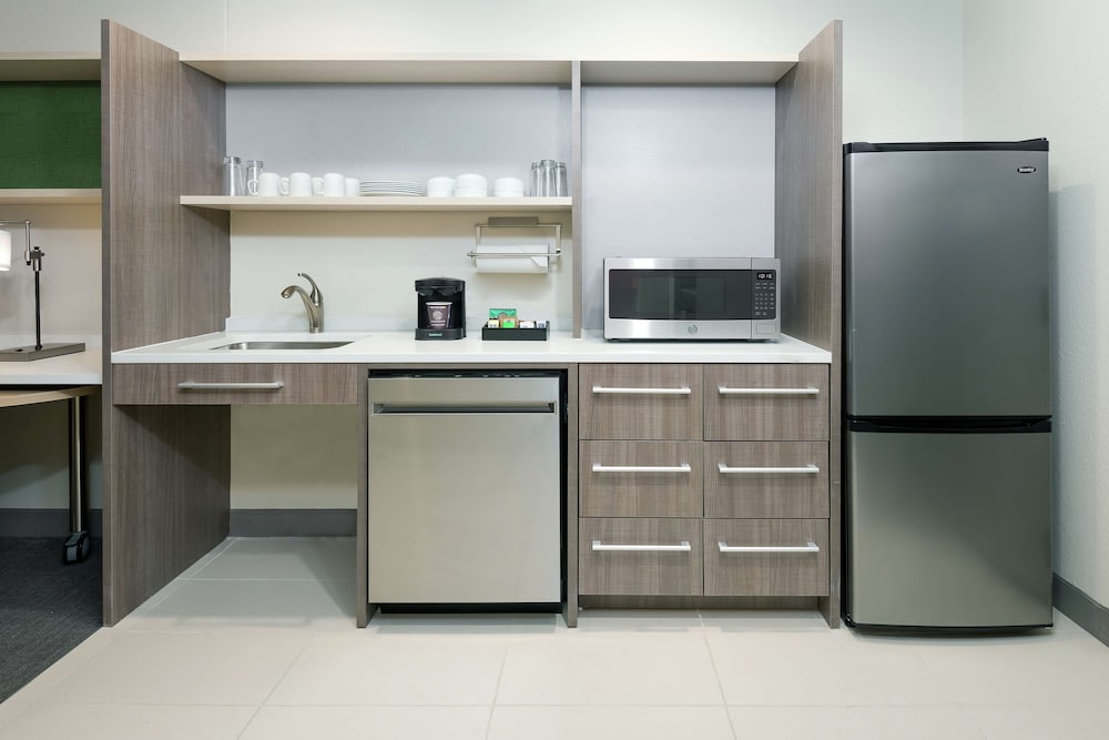 Home2 Suites by Hilton Orlando Near UCF — Hotel rooms in Orlando, Florida