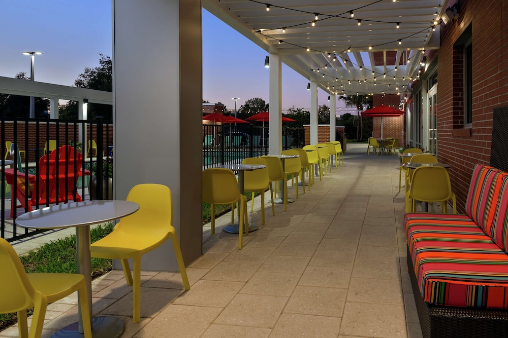 Home2 Suites by Hilton Orlando Near UCF — Restaurant & bars in Orlando, Florida