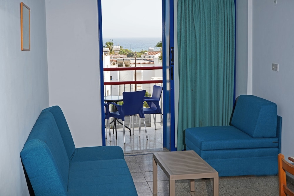 Green Bungalows Hotel Apartments — Hotel rooms in Ayia Napa, Famagusta Region