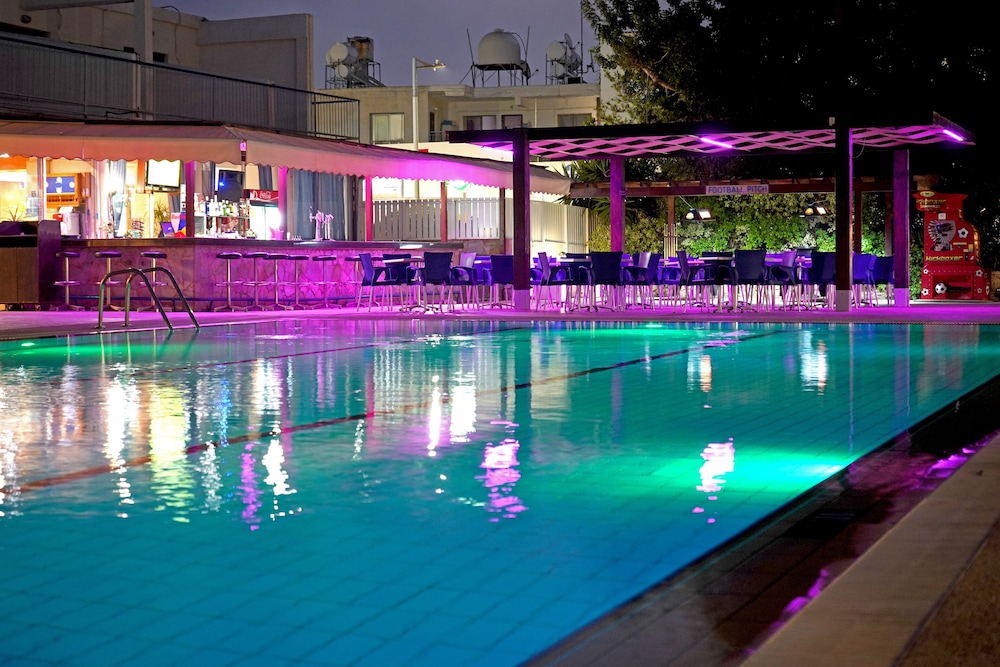 Green Bungalows Hotel Apartments — Swimming pool in Ayia Napa, Famagusta Region