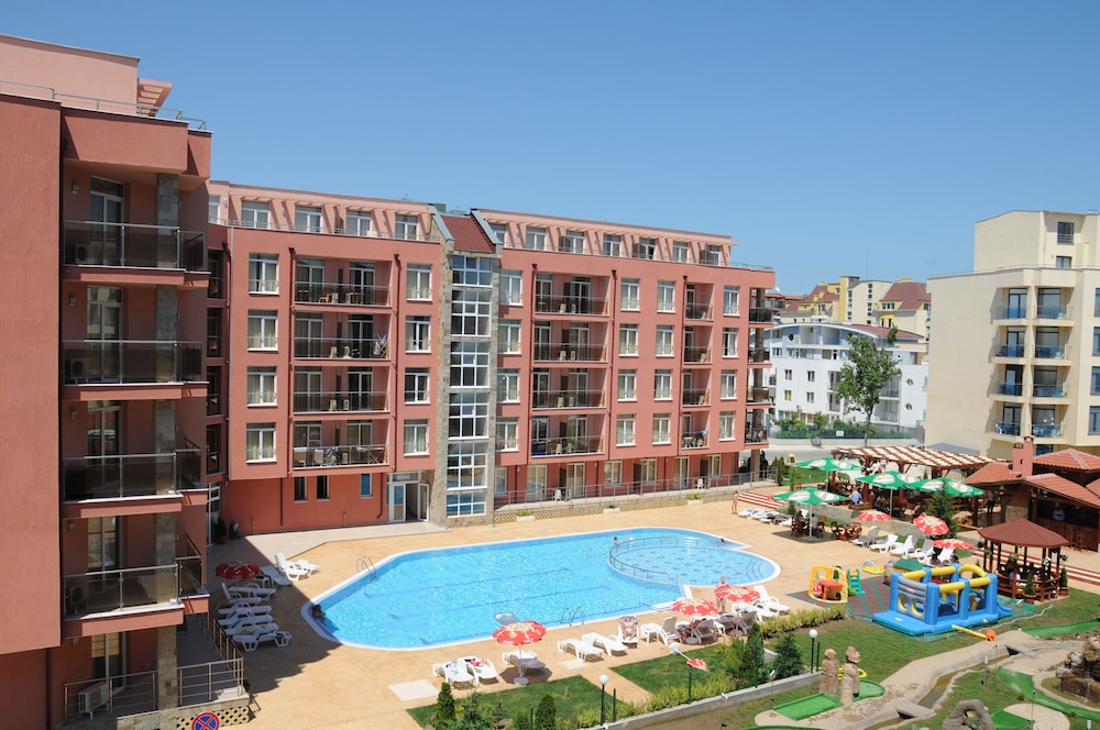 Rainbow 2 Holiday Complex — Swimming pool in Sunny Beach, Burgas Region