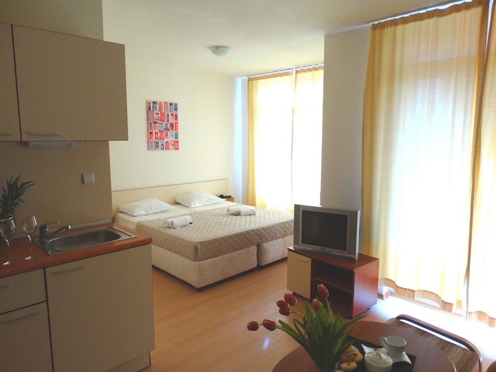 Rainbow 2 Holiday Complex — Hotel rooms in Sunny Beach, Burgas Region