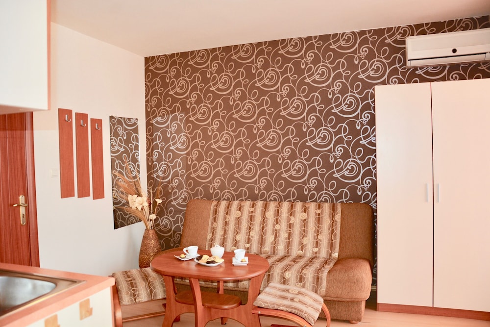Rainbow 2 Holiday Complex — Hotel rooms in Sunny Beach, Burgas Region