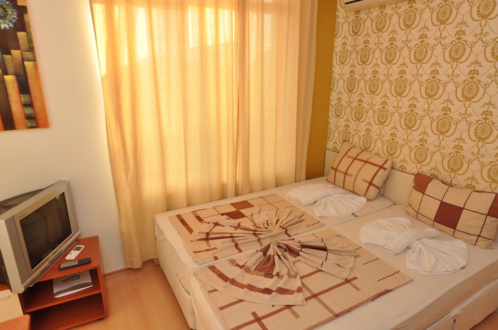Rainbow 2 Holiday Complex — Hotel rooms in Sunny Beach, Burgas Region
