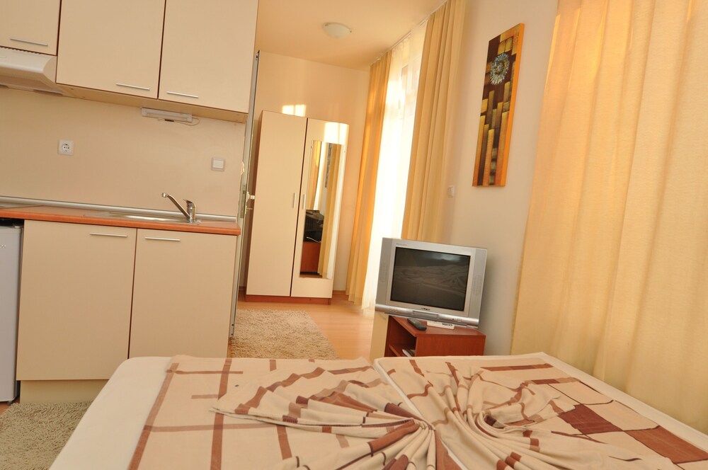 Rainbow 2 Holiday Complex — Hotel rooms in Sunny Beach, Burgas Region