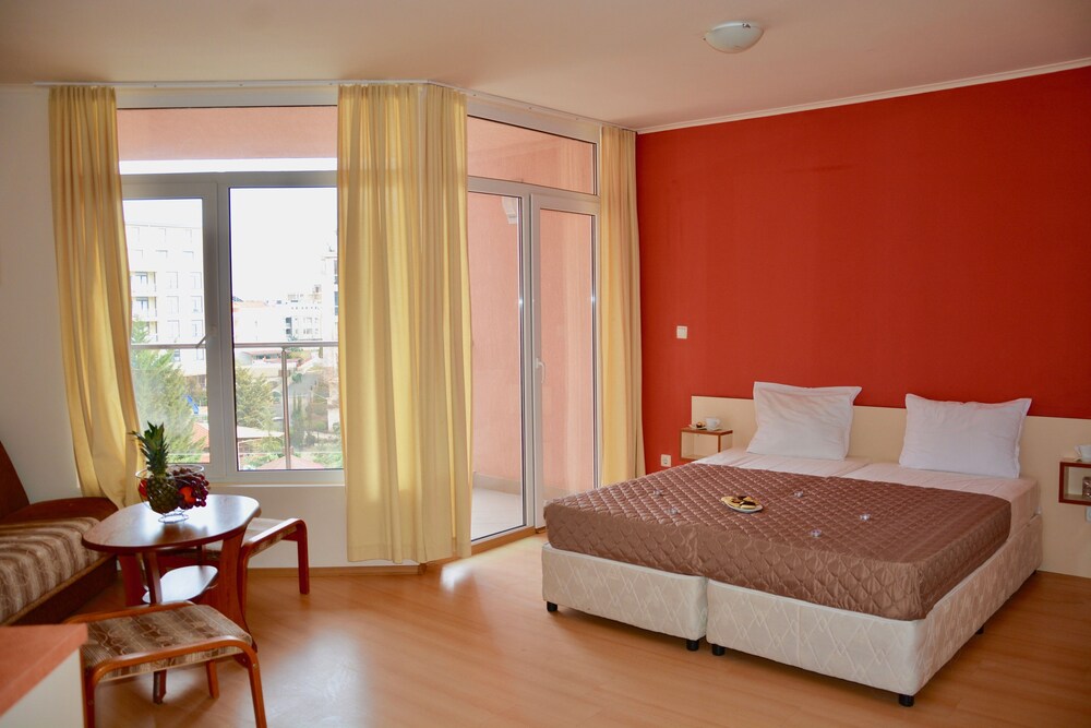 Rainbow 2 Holiday Complex — Hotel rooms in Sunny Beach, Burgas Region