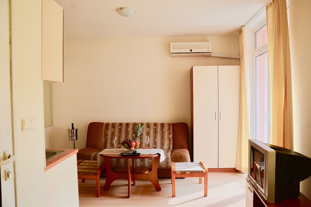 Rainbow 2 Holiday Complex — Hotel rooms in Sunny Beach, Burgas Region