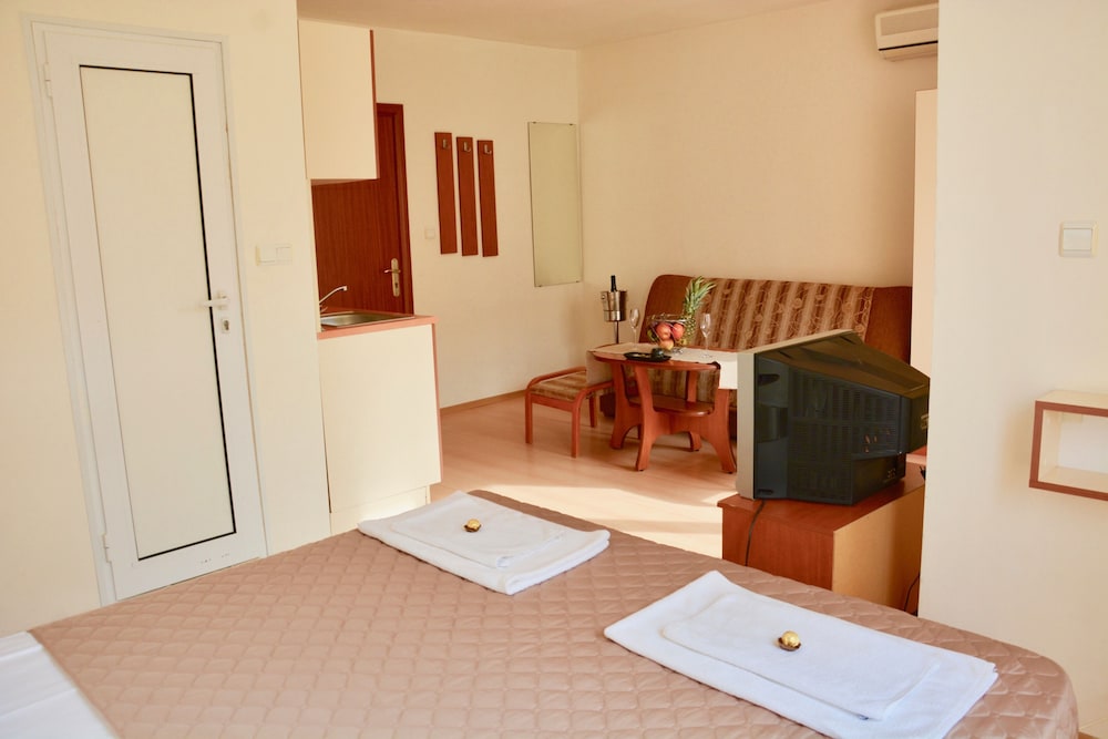 Rainbow 2 Holiday Complex — Hotel rooms in Sunny Beach, Burgas Region